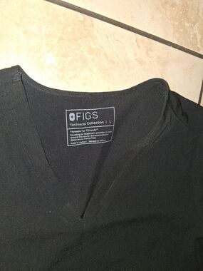 3 Figs Black V-Neck  TECHNICAL Collection  Scrub Tops XL 2 Pocket Chest